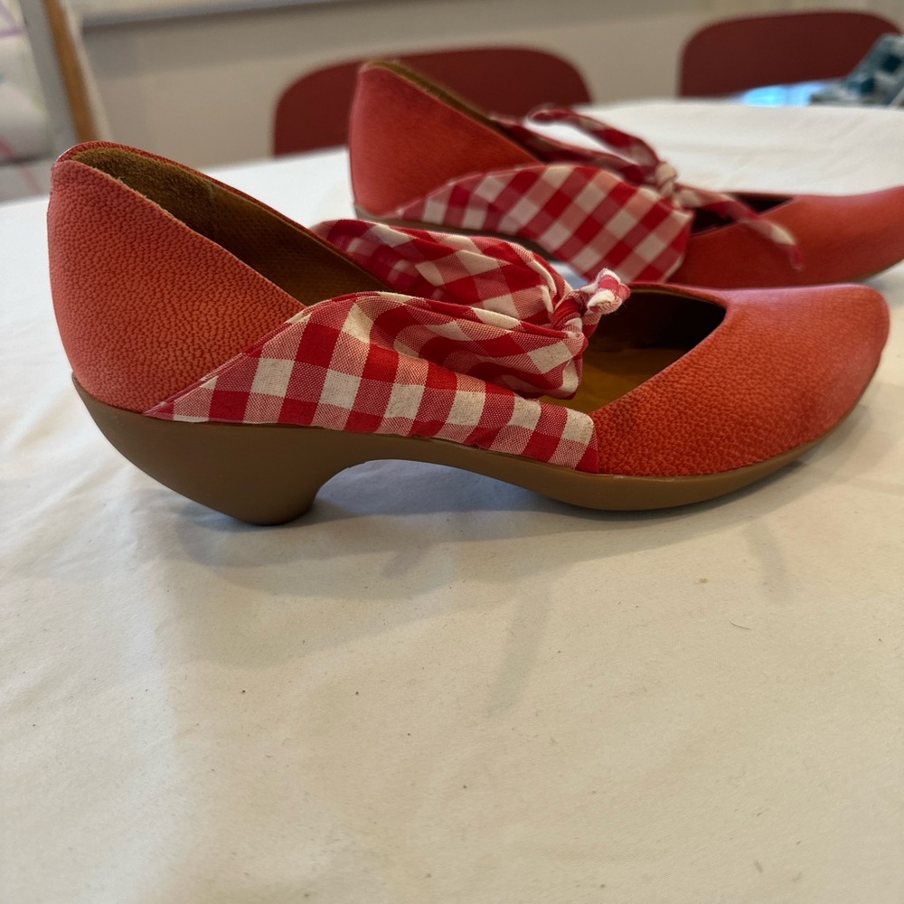 Tracey Neuls picnic pumps - Picture 4 of 7
